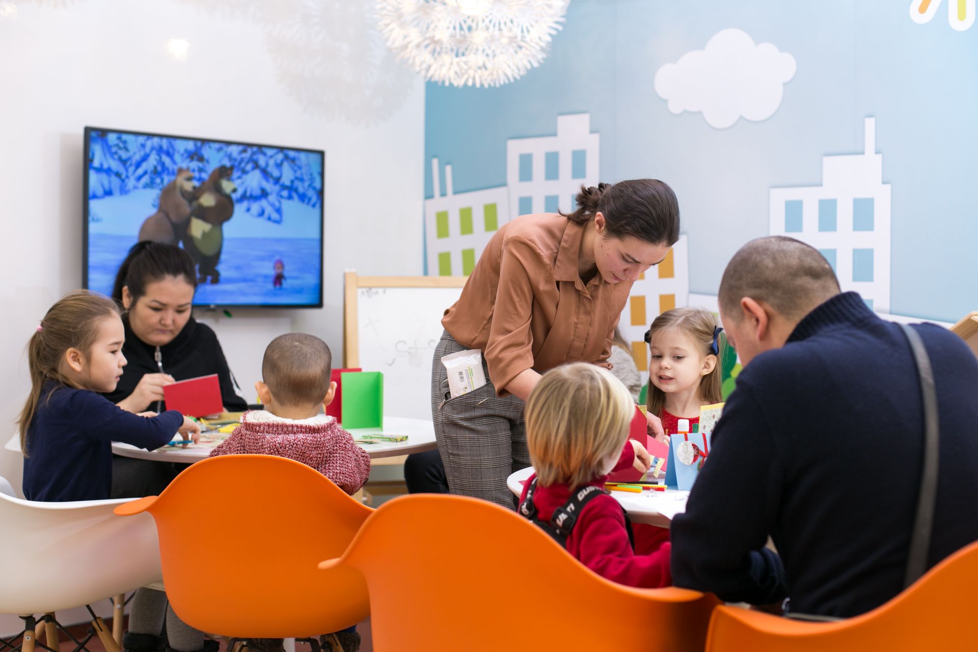 В офисе продаж квартала Спутник состоялся новогодний детский мастер-класс